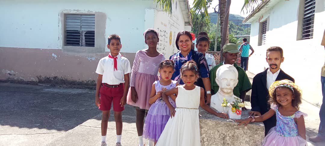 cirofriasterce1's tweet photo. Desarrollada en nuestra Institución Educativa actividades en saludo al Natalicio de José Martí. #dgetercerfrente #CubaMined #MaestroPorSiempre #TercerFrente https://t.co/0mBHkXSR1Q