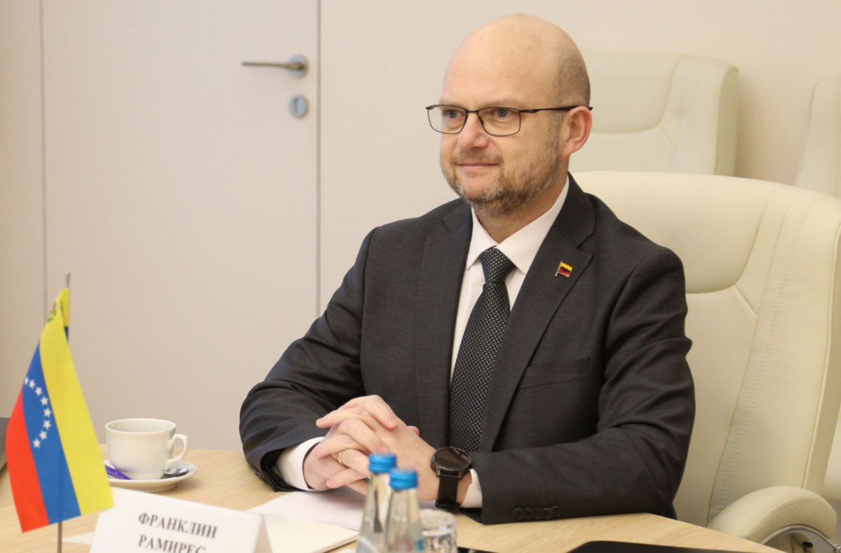 frankmirez's tweet image. Encuentro con el rector de la Academia de Administración de #Belarús, Denis Duk, donde discutimos una agenda conjunta para fortalecer el análisis público y académico en defensa de la soberanía de los Estados y del orden jurídico internacional.
#BringThemBack