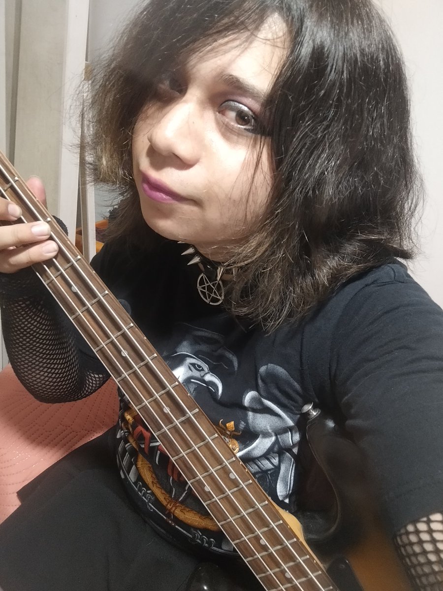 Las bajistas trans somos clave 😈🏳️‍⚧️