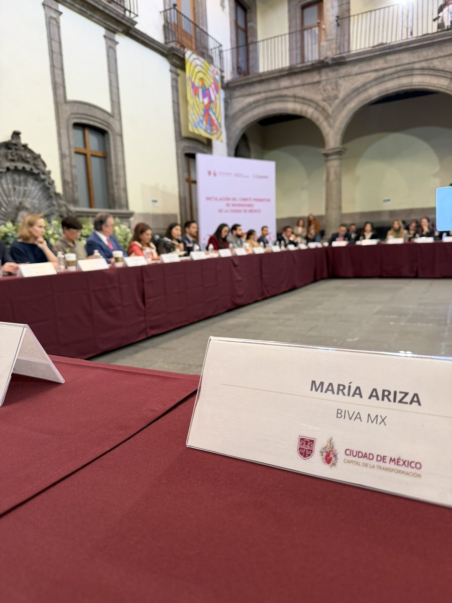maria_ariza's tweet photo. Participo con mucho entusiasmo en el 🫶Comité promotor de inversiones de la @GobCDMX. Agradezco mucho a la Jefa de Gobierno @ClaraBrugadaM, al Secretario de @SE_mx @m_ebrard y a @ManolaZabalza Secretaria Económica de la Ciudad por la invitación 🙏

Un gran gusto poder ver a tantos empresarios y emprendedores apoyando cada uno desde sus industrias 🙏