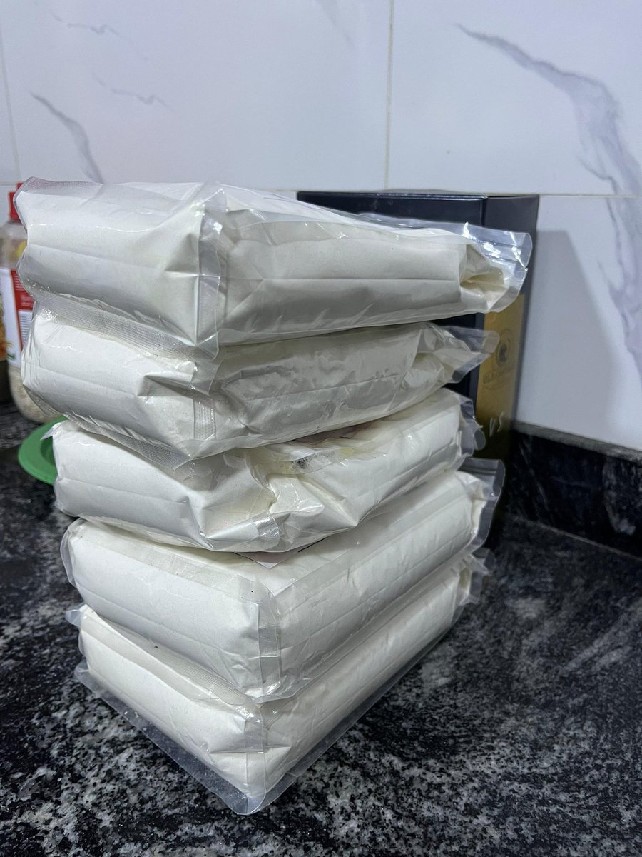 chickonaire's tweet image. T&amp;amp;S Freshly Processed Odourless Fufu Powder - hygienically packaged and easy to prepare.
📦 1kg - ₦2,500
📦 2kg - ₦5,000
📦 Bulk orders attract discounts!
📞 Place your order now

#FufuPowder #NigerianFood #FoodBusiness #LocalProduce