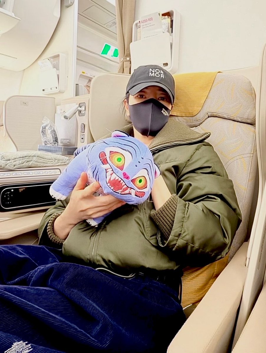 Baby wouldn’t let go of her new toy ~~ ~ 👶🏻🍼🧸😭💋