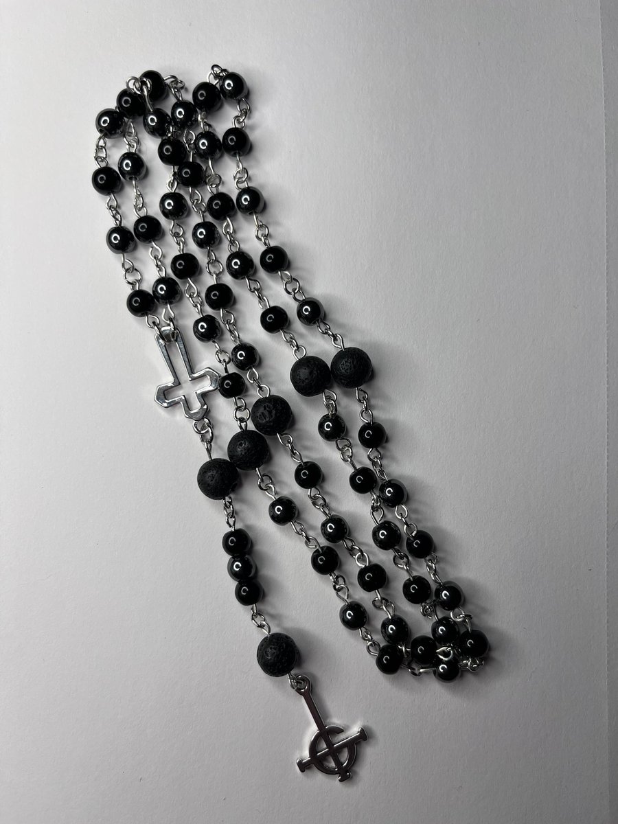 alex⛧phantomlover tweet media