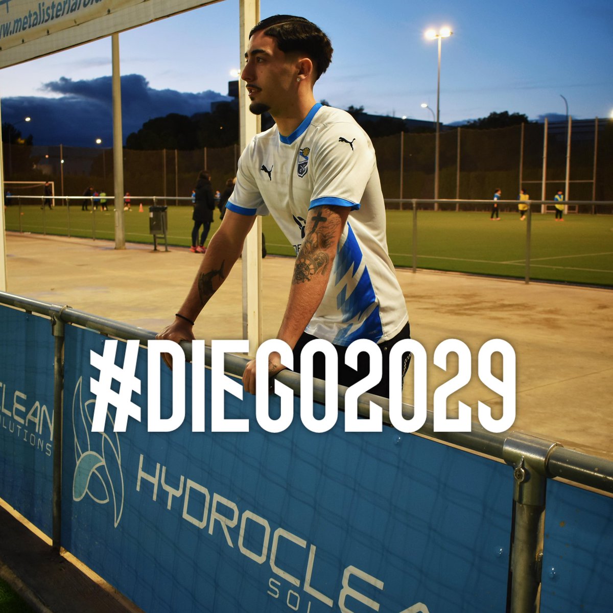 aeprat1945's tweet image. 🔵⚪️ #DIEGO2️⃣0️⃣2️⃣9️⃣ 💙🤍

#SomPotablava 🐓
