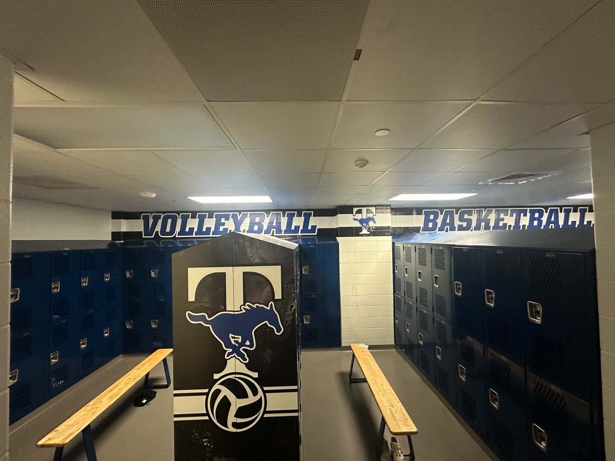 TheSignChamp's tweet image. One locker room. Two programs. No Problem! 
Our custom facility branding helps Katy Taylor Volleyball and Basketball own their space—together. 🏐🏀
@taylor_mustangs @THS_Mustangs