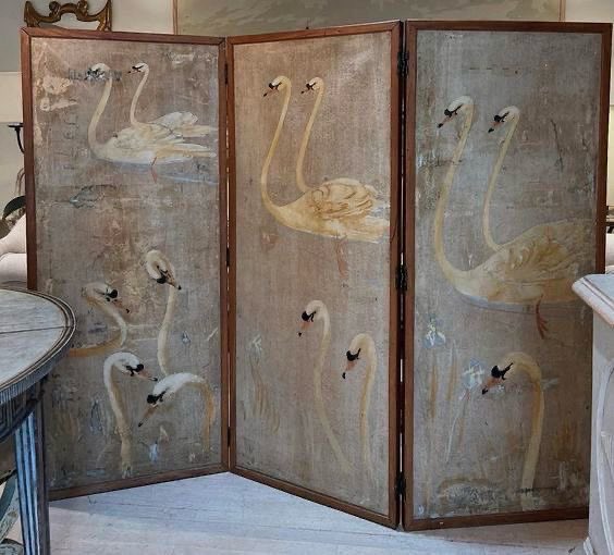 prtygal777's tweet photo. Swan room screen https://t.co/ddjzuRPxvh