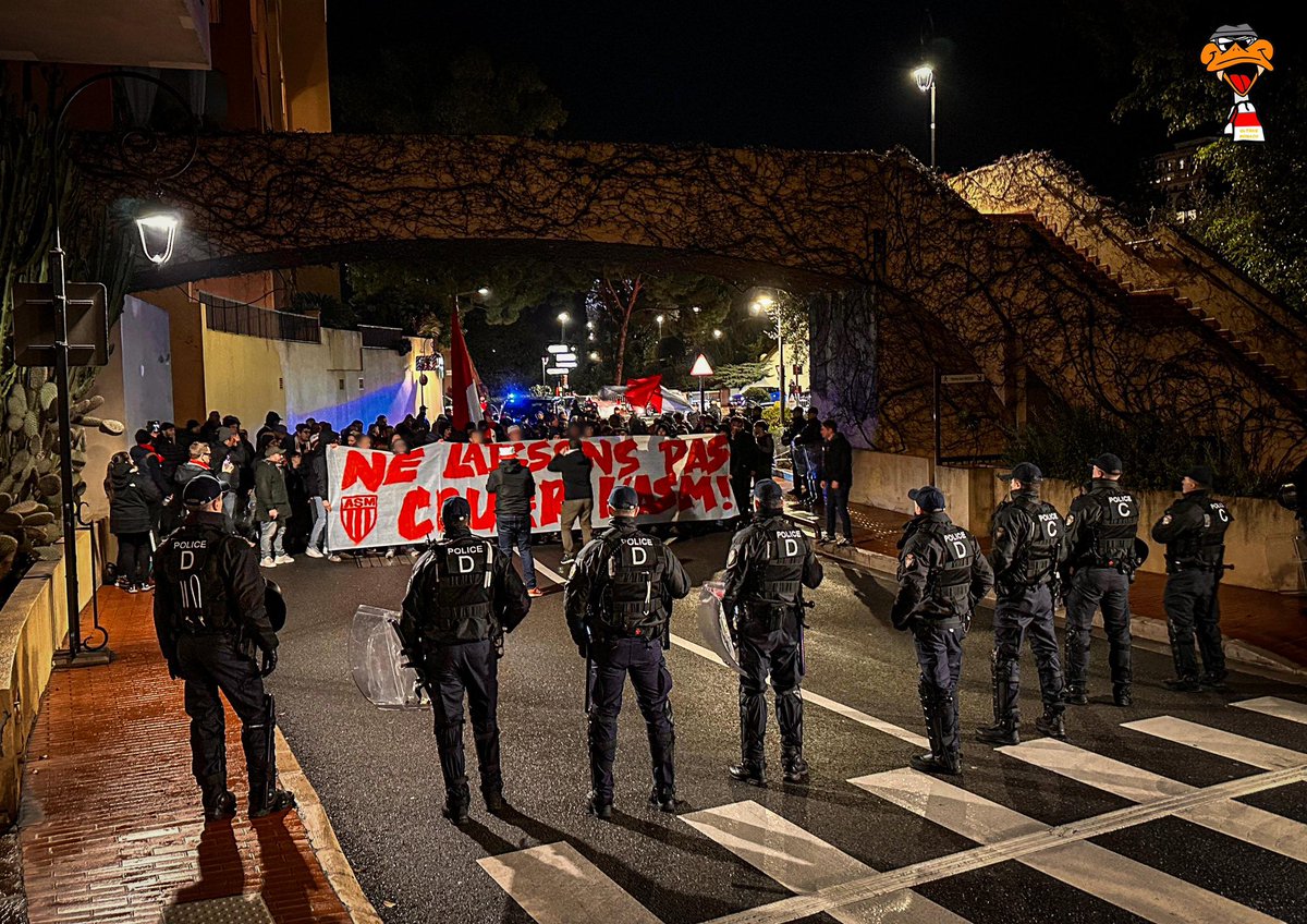 ULTRASMONACO94's tweet photo. MUNEGU - Juventus (LDC, J8) 2/5 https://t.co/QBHGZDnkNP