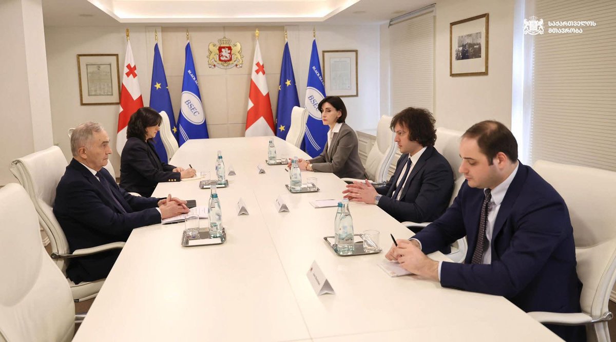 Lazar Comanescu tweet media