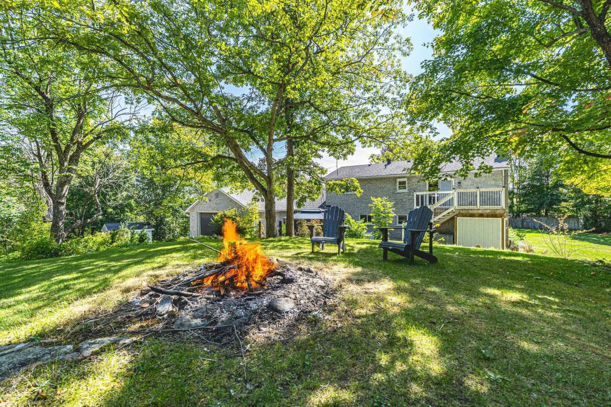 Your ultimate Muskoka retreat on over 3 acres of privacy and paradise!

📍 106 Musky Bay Road, Port Severn, ON
4 BEDS | 2 BATHS | 2 FIREPLACES

🔗peggyhill.com/listing/106-mu…
