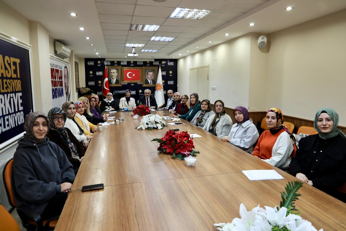 BafraKad's tweet photo. Akparti Kadın Kolları Başkanımız sn.Nazife Soruklu Koordinatörümüz sn.Hatice Asilkefeli ve yönetim kurulu üyelerimizle Birlikte düzenlediğimiz 
Toplantımıza Bafra Belediye Başkanımız 
sn.Hamit Kılıç’ın da Katılımıyla gerçekleştirdik. https://t.co/nPKPNma8hF