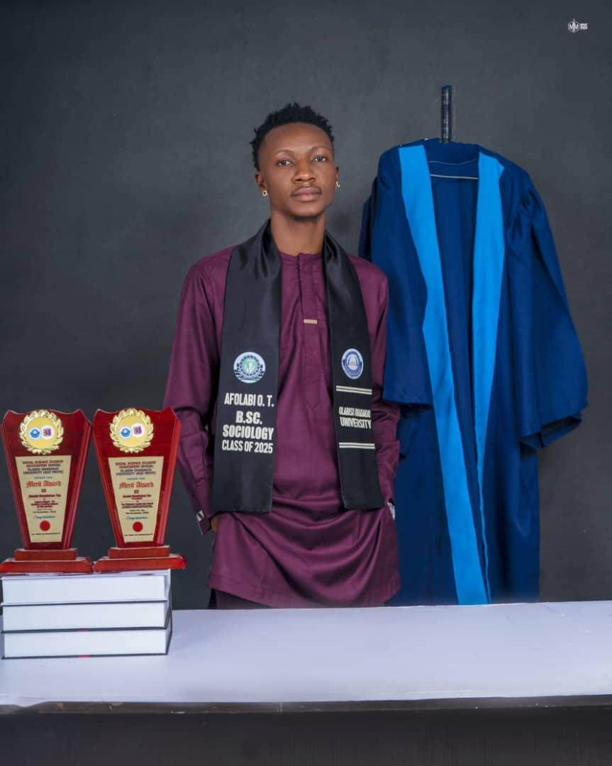 Eaglejnr03's tweet photo. Congratulations @Senator_Maple 🎉
001 OF faculty of SOSSA 😜
Bsc Sociology 🎉 https://t.co/XiYAQLaiyu