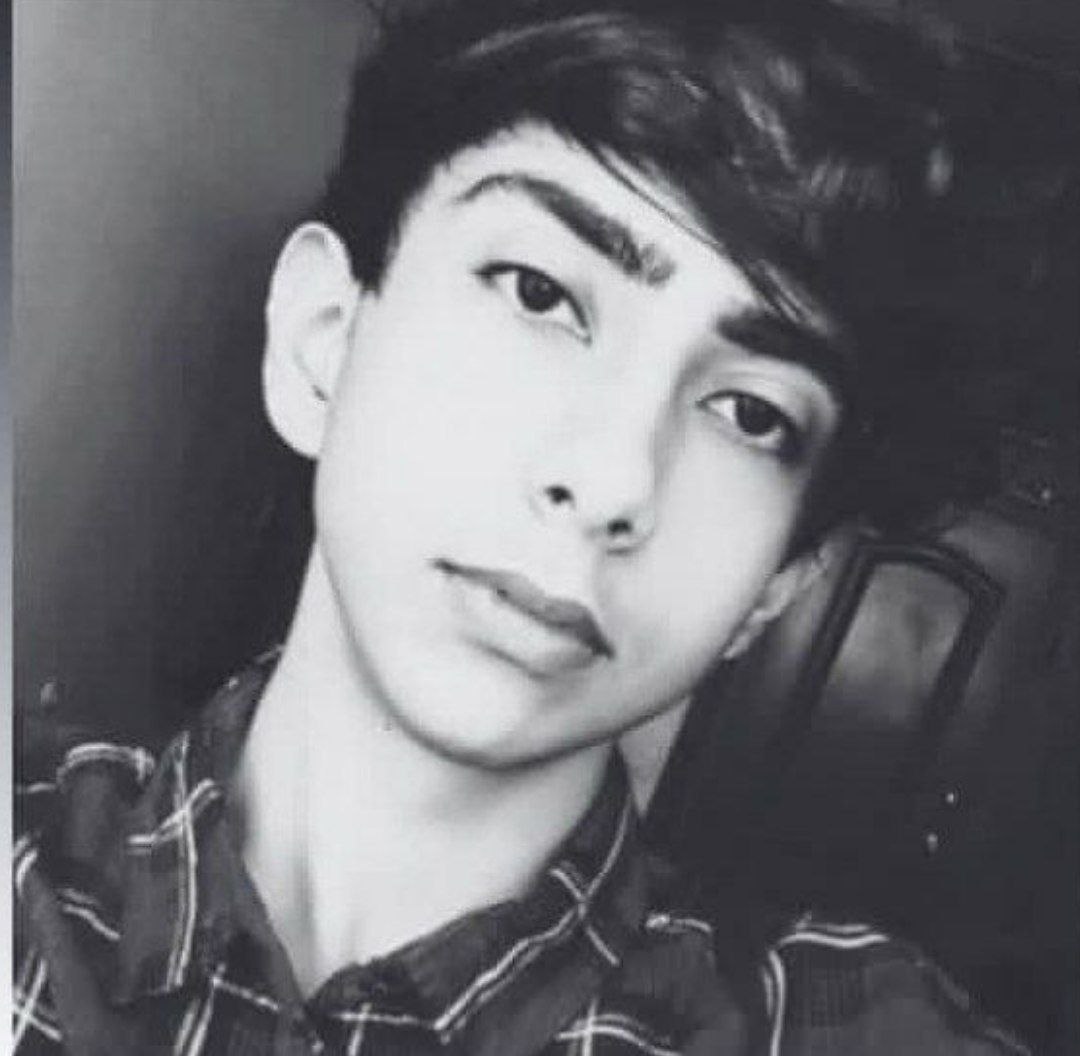 نیما عباسی، سامان عبدی (مرد های ترنسجندر) و آریانا ارجمندی، کوییر های کشته شده توسط رژیم سرکوبگر هستند، نام و یاد آن ها را زنده نگه داریم.
من هیچ ایمپرشنی ندارم هرکسی که این توییت رو میبینه کمک کنه.🙏🏻
#نیما_عباسی 
#سامان_عبدی 
#آریانا_ارجمندی