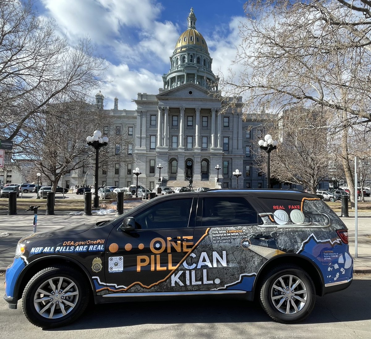 🎯 A #FentanylFreeAmerica 🇺🇸 starts locally. 
👊 We want everyone - parents, teachers, students, business owners, politicians - to join us in the fight against fentanyl. 
💥 Help #DEA and learn more: DEA.gov/fentanylfree 
#AmericasDivision 🇺🇸