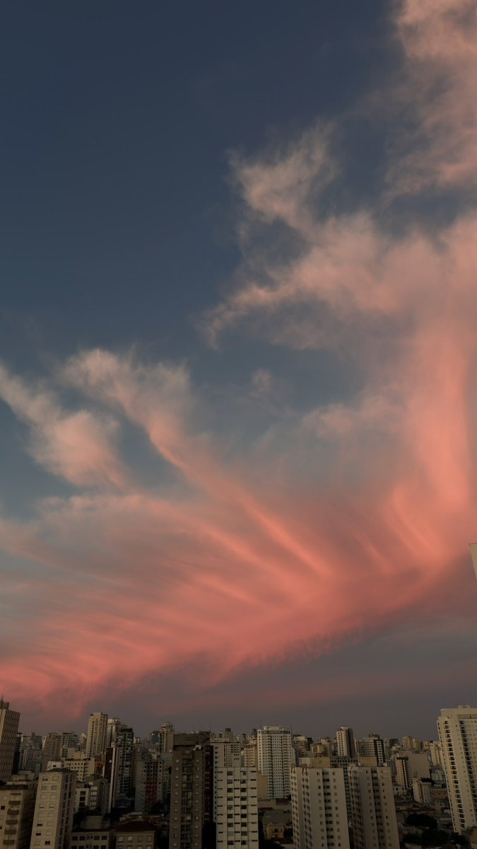 O céus abençoando as trans. 🏳️‍⚧️