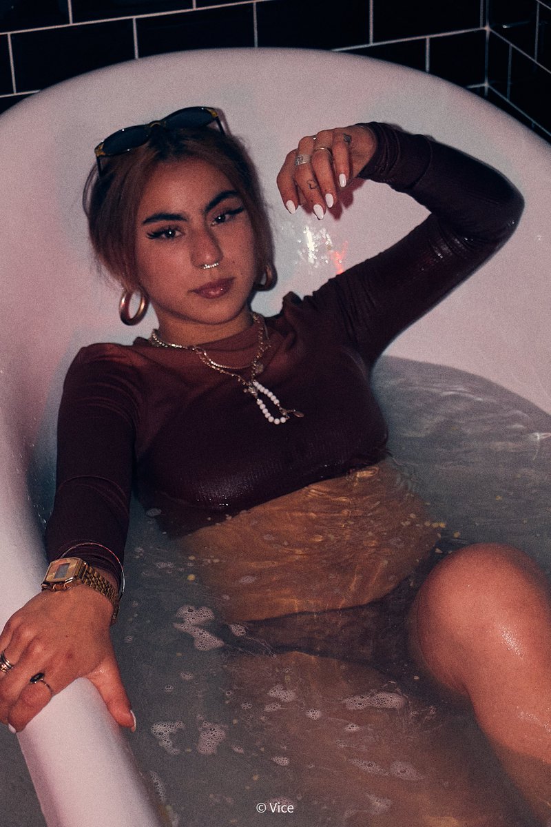 NotteOscuraOff's tweet photo. ʟɪᴋᴇ ᴀ ꜰɪꜱʜ ɪɴ ᴛʜᴇ ᴡᴀᴛᴇʀ - 🐠🛁

ᴍᴏᴅᴇʟ @/zedzoranna
ꜱʜᴏᴛ &amp; ᴇᴅɪᴛ ʙʏ @eciVecanem https://t.co/YVUN4zfCgY