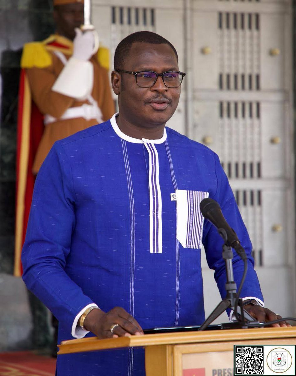 AES INFO tweet media