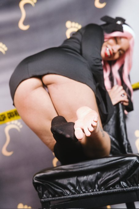 FootFetishHub tweet media