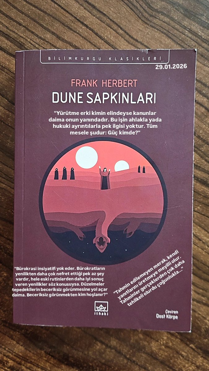 Omurcek3's tweet photo. "Yürütme erki kimin elindeyse kanunlar daima onun yanındadır. Bu işin ahlakla yada hukuki ayrıntılarla pek ilgisi yoktur. Tüm mesele şudur: Güç kimde?"

#dunesapkınları #frankherbert https://t.co/qeCcJoBqw1