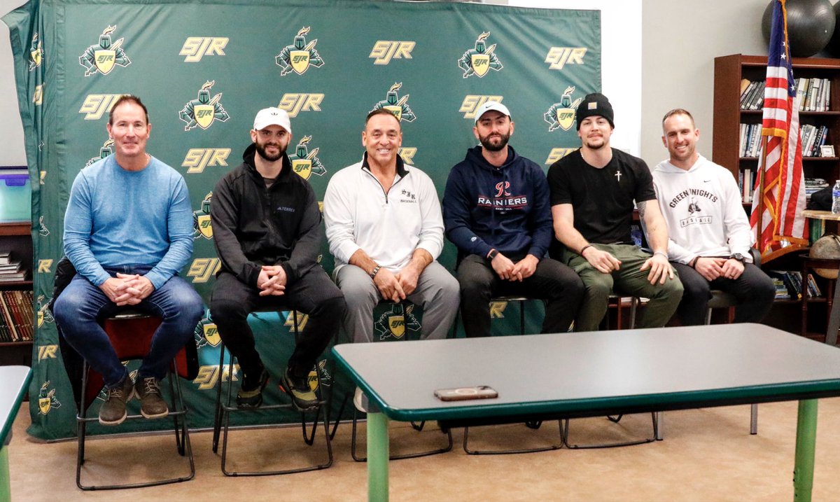 SJRBaseball's tweet image. Always great to have our alumni back to talk about their careers &amp;amp; time at SJR with current students.  
John Flaherty, Tommy LaStella, Coach Mark Cieslak, Rob Kaminsky, Devin Ortiz &amp;amp; Pat Kivlehan
