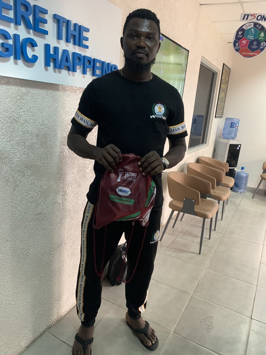 Finally got my goodies bag from <a href="/1xBet_Eng/">1хBet</a> <a href="/SSNaijaMade/">SSNaijaMade</a> …lovely gifts..u want to know the items inside the bag? Then watch the program live every Friday night 7-8pm.thanks so much for the gift 🎁