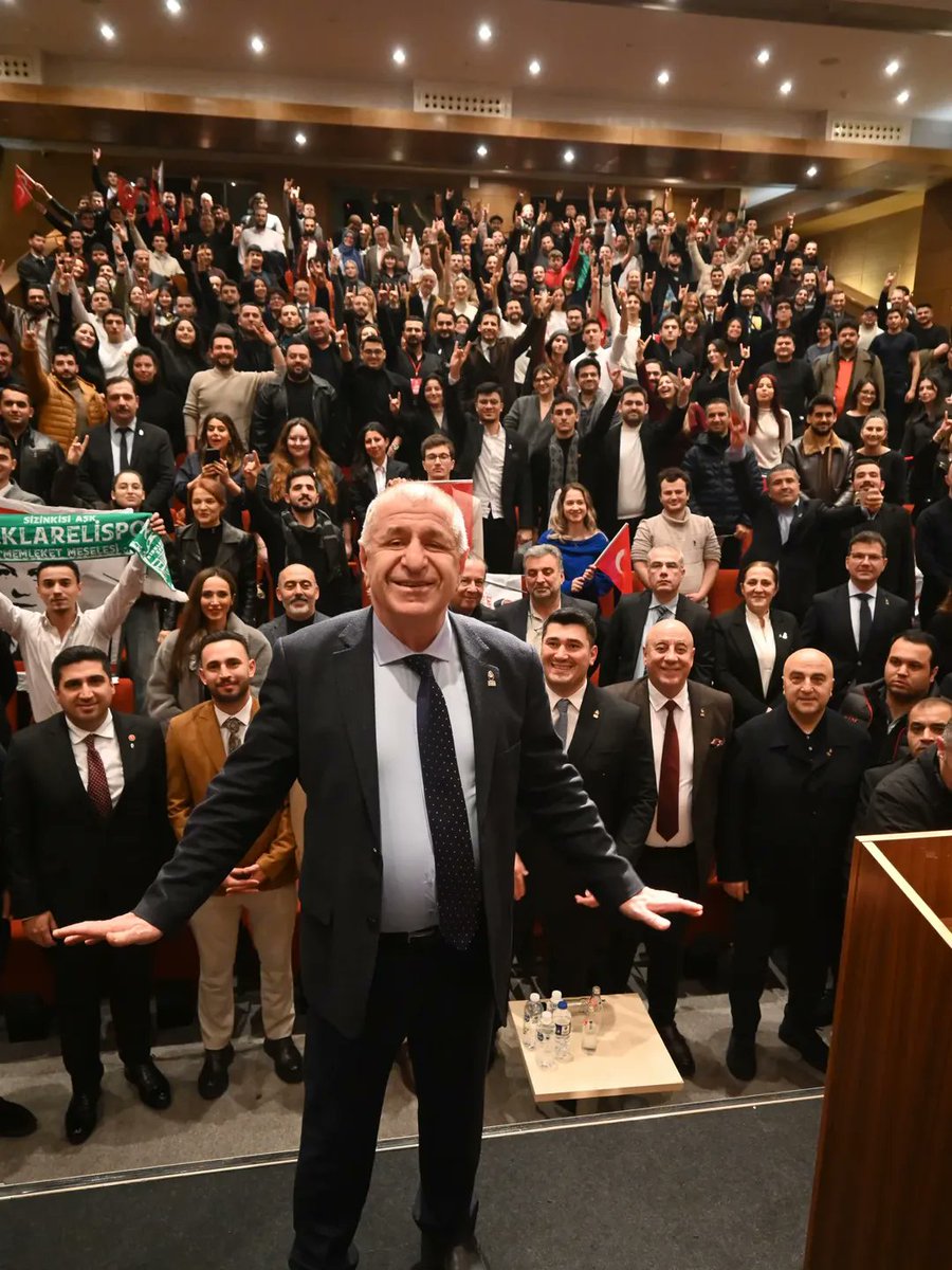 Atatürkçülerin partisi var ve adı Zafer Partisi.