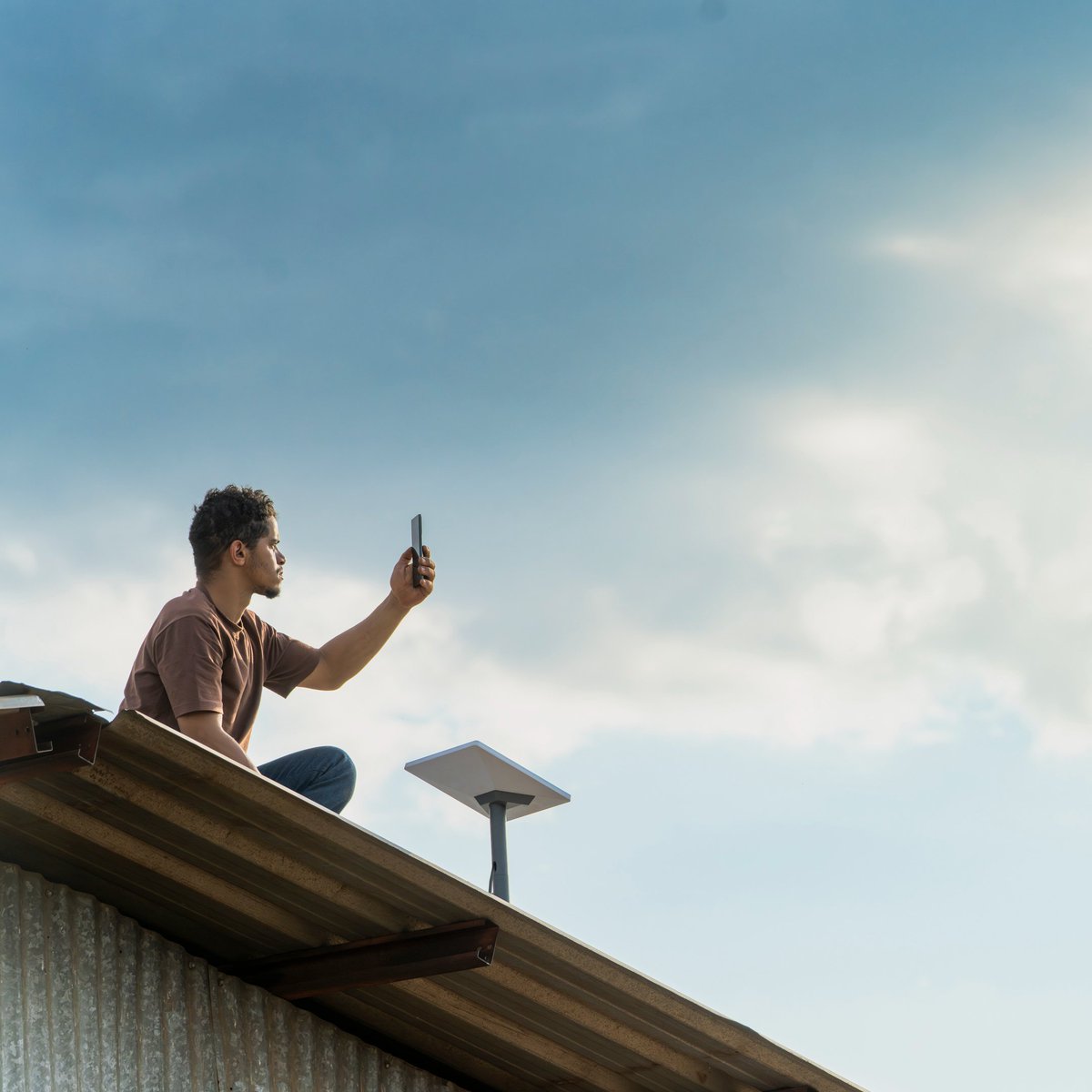 Starlink's tweet image. A Starlink conecta mais de 1 milhão de pessoas no Brasil com internet estável de alta velocidade.

Agradecemos a todos os nossos clientes! 🛰️🇧🇷❤️ → starlink.com/brasil