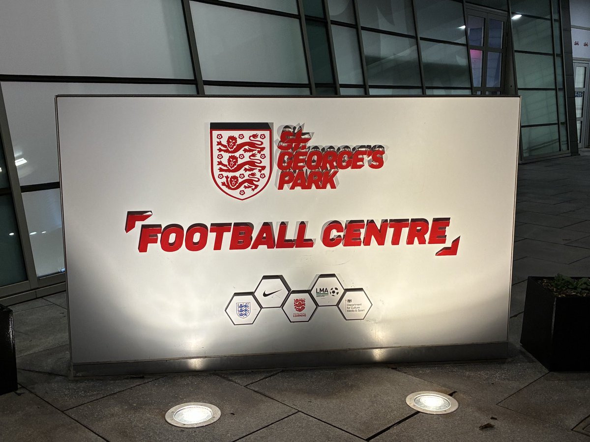 RBrookie1's tweet photo. Enjoyed delivering a session at St George’s park for the AYA candidates on receiving skills in the FP. https://t.co/P4SXA6NQGa
