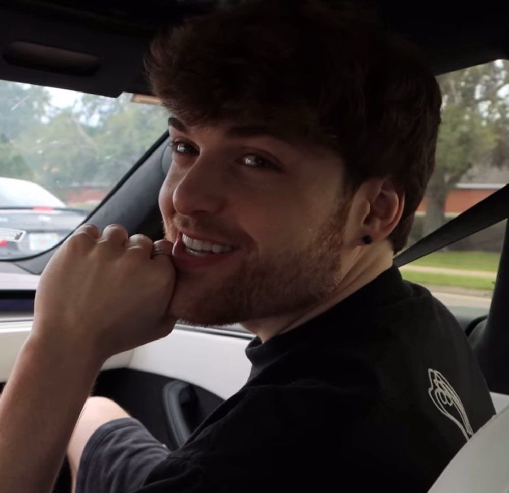 Charlie🐈⬛ tweet media