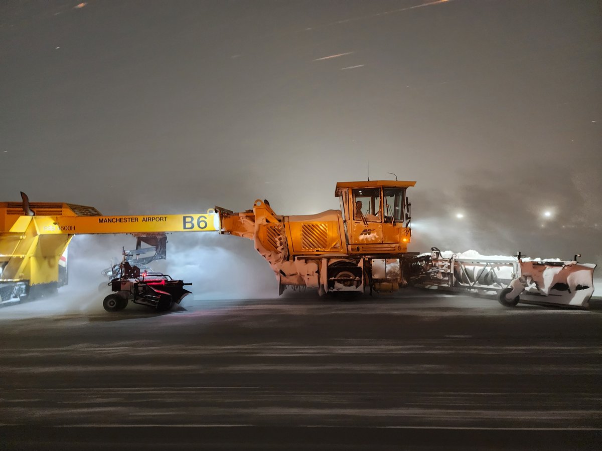flymanchester's tweet image. 16.5 inches of snow at MHT from this past storm...how much did you get?! ❄️ Thank you to our hardworking crews for keeping MHT open and operational throughout the entire storm! #WorkMHT