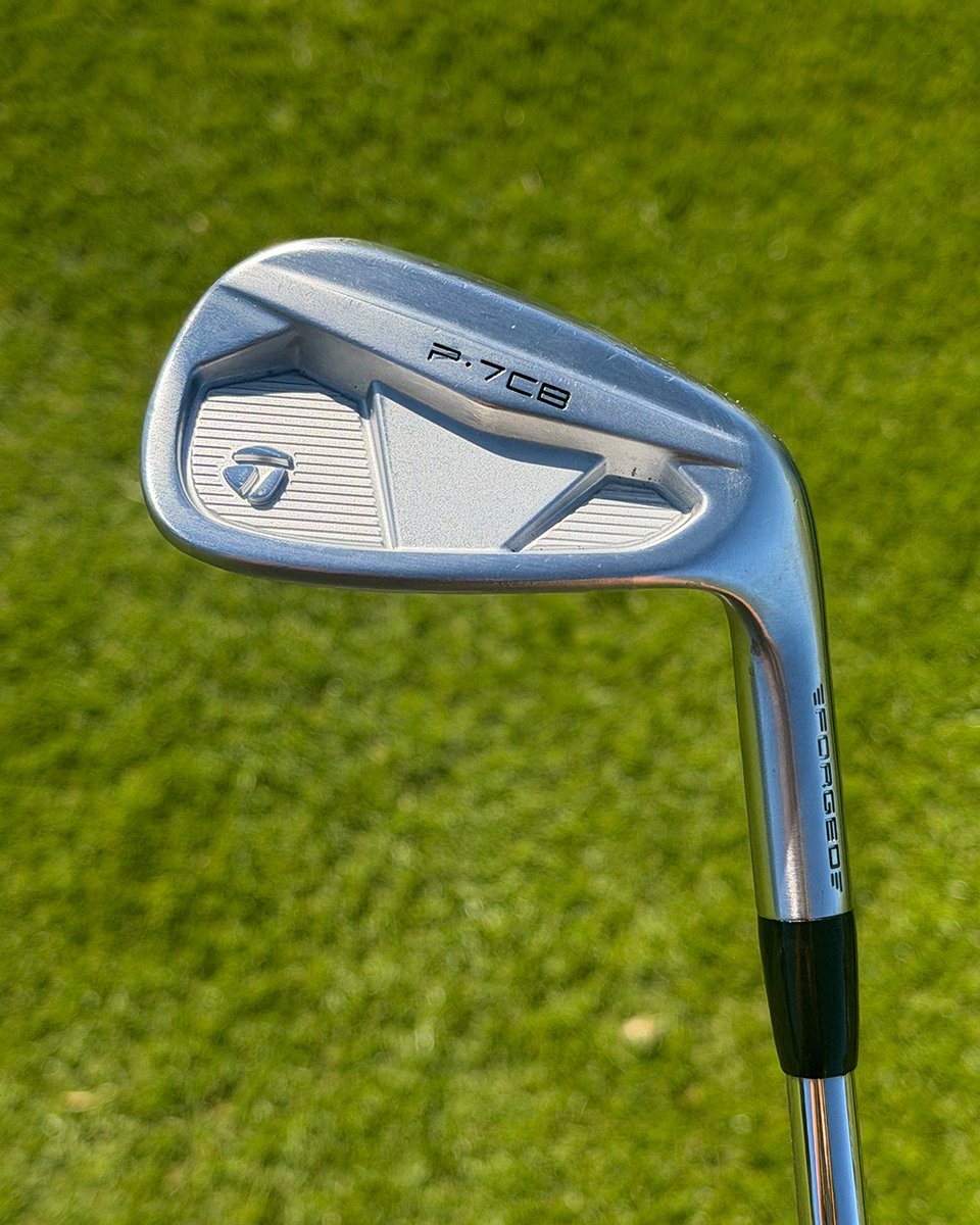 TaylorMadeCA's tweet image. Pin hunting with @BrookeHenderson. #P7CB #TeamTaylorMade