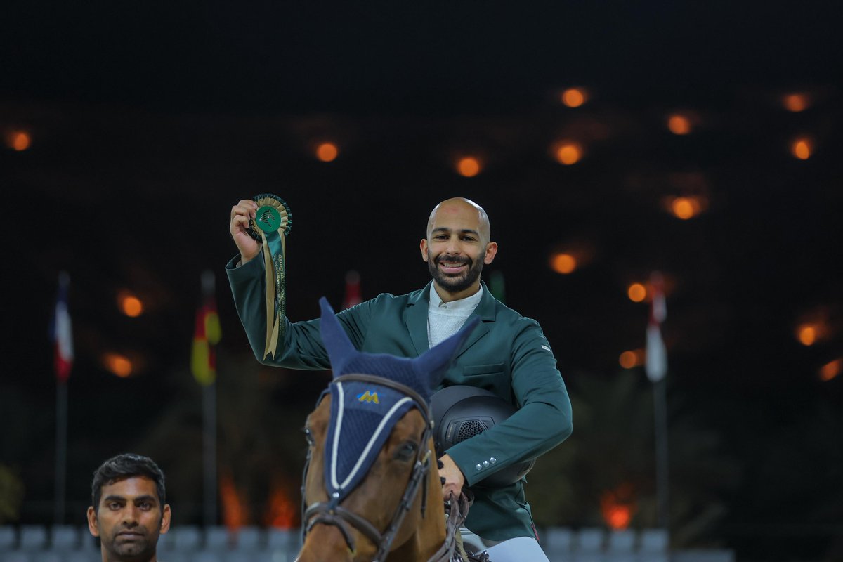SAEFederation's tweet photo. الفرسان الفائزين في شوط *CSI2 ضمن منافسات بطولة جولات هورس بارك لقفز الحواجز 

🥇 نواف النصبان
🥈 سعد العجمي
🥉مشاري الحربي

#الاتحاد_السعودي_للفروسية https://t.co/8qsHqWzNwp