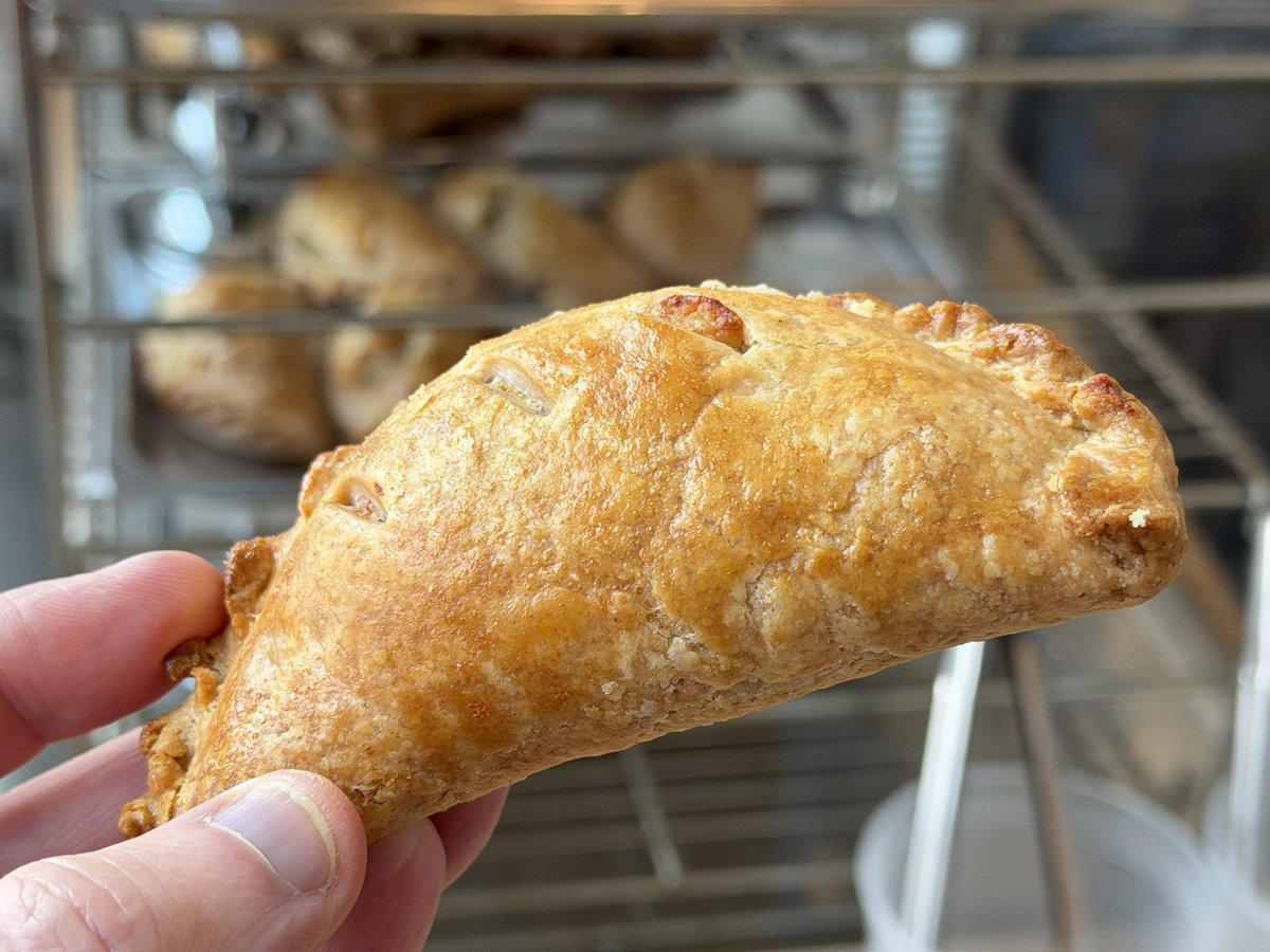 14850 Dining tweet media