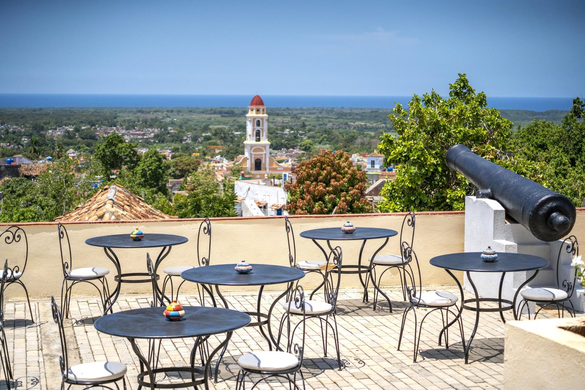 MystiqueTdad's tweet photo. El Hotel Mystique Trinidad la Popa es la opción perfecta para tu próximo viaje. Descubre sus hermosas vistas a la ciudad y reserva tu estancia inolvidable.
#CubanacanHoteles
#DelegacionMinturSanctiSpiritus
#MystiqueTrinidad
#MinisterioTurismo
#CubaMágica
#CubaUnica https://t.co/izyPrE7pRj
