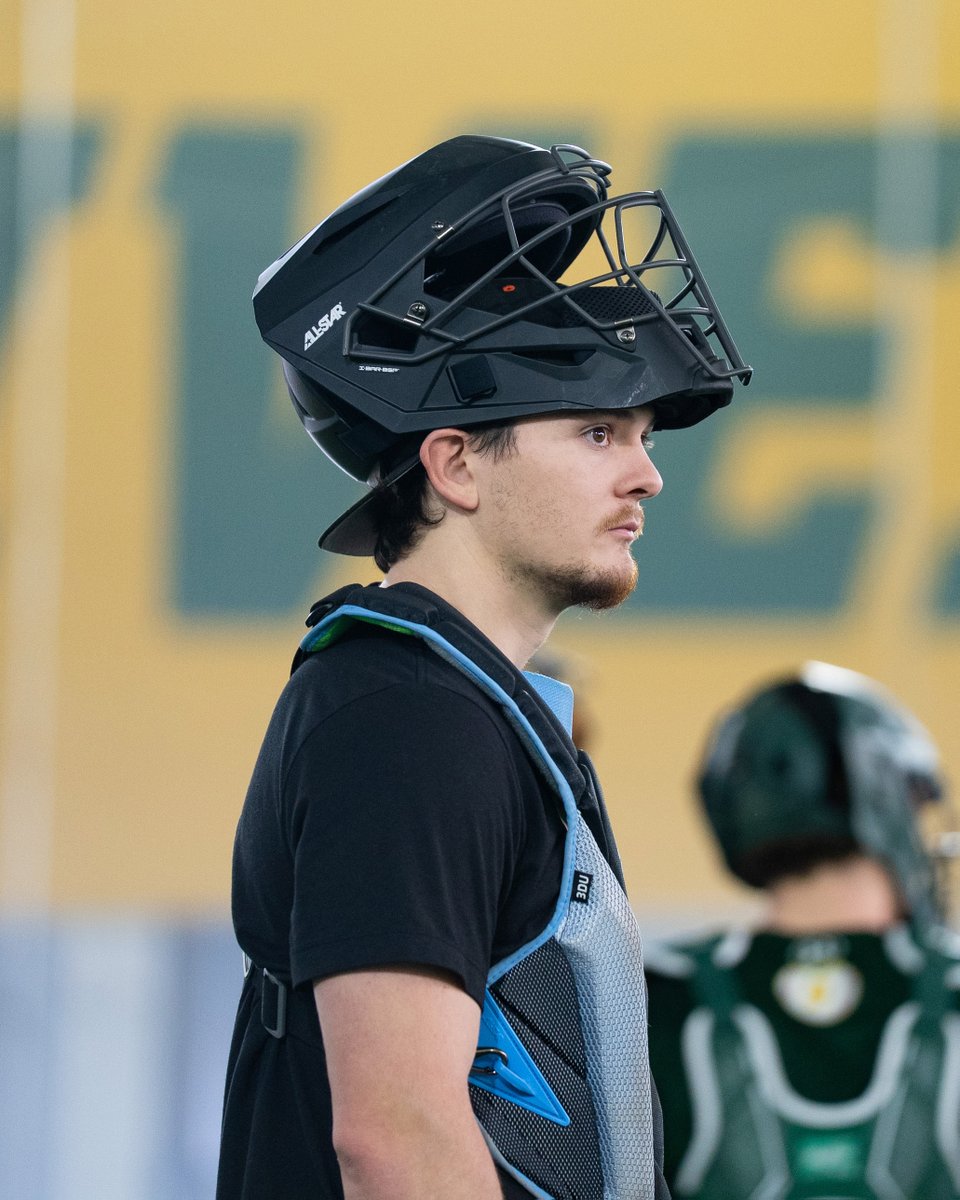 NDSUbaseball's tweet image. Good to see you again, @BennettHostetle! 

#ProBison