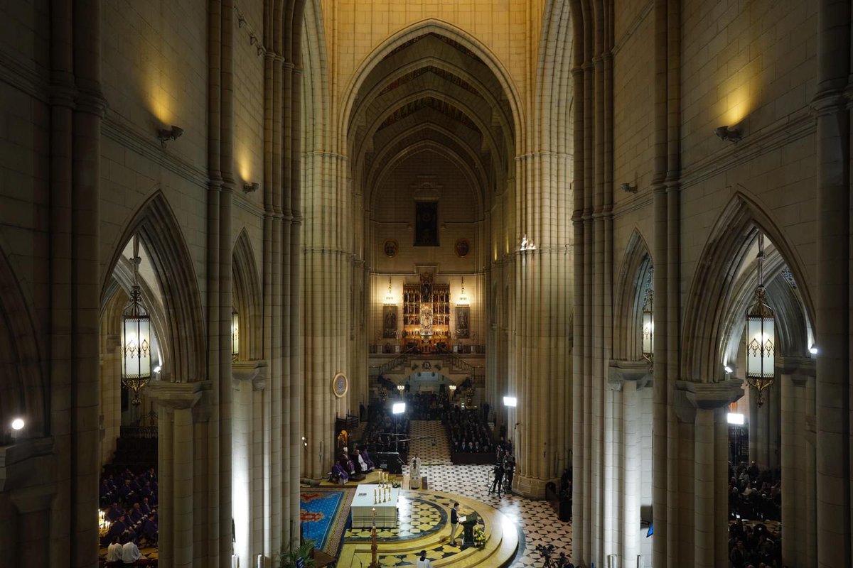 IdiazAyuso's tweet image. El pueblo de Madrid, con las víctimas de Adamuz 🇪🇸