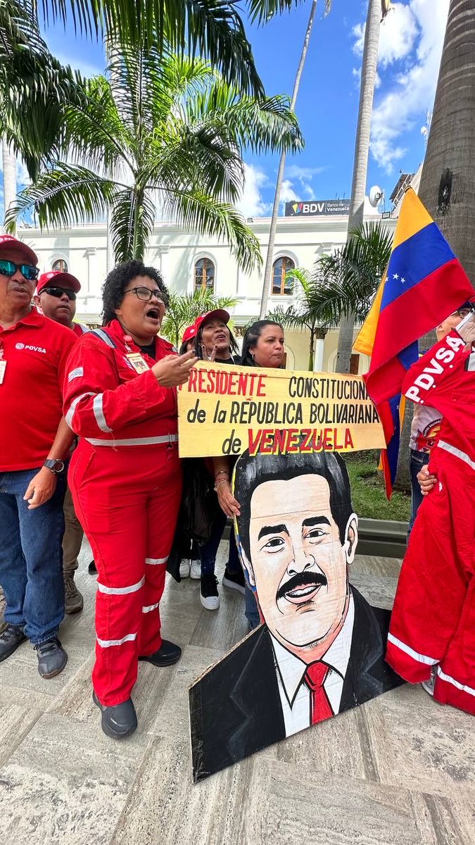 pinfantea's tweet photo. Iniciamos la sesión de la Asamblea Nacional de este jueves para continuar la discusión del Proyecto de Ley de Reforma Parcial de la Ley Orgánica de Hidrocarburos. https://t.co/f7EWjs0jMK