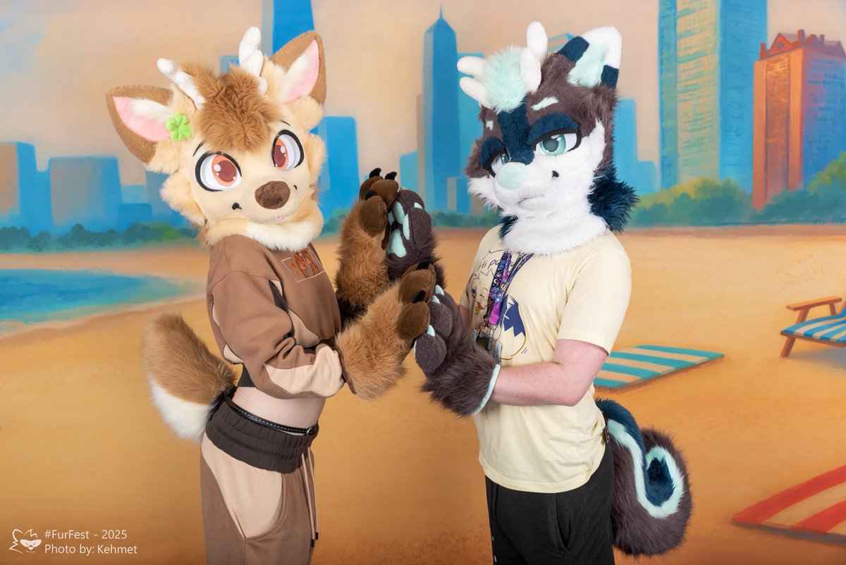 Happy #fursuitfriday from me and my suit sibling!