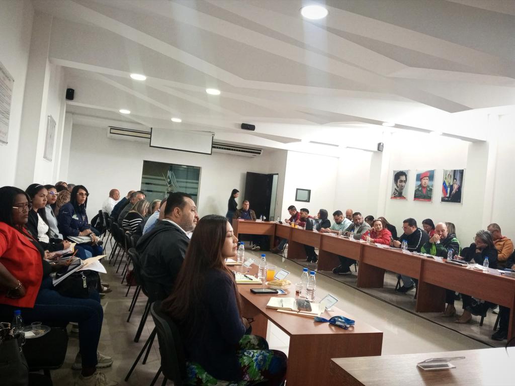 27 enero de 2026
 Ccs-MINPPAL
En un esfuerzo por fortalecer las políticas alimentarias de nuestra nación nos reunimos con, contadores, auditores y comisarios de los entes y empresas adscritas al MINPPAL. 

¡Juntos avanzamos hacia un futuro alimentario más sólido y sostenible!