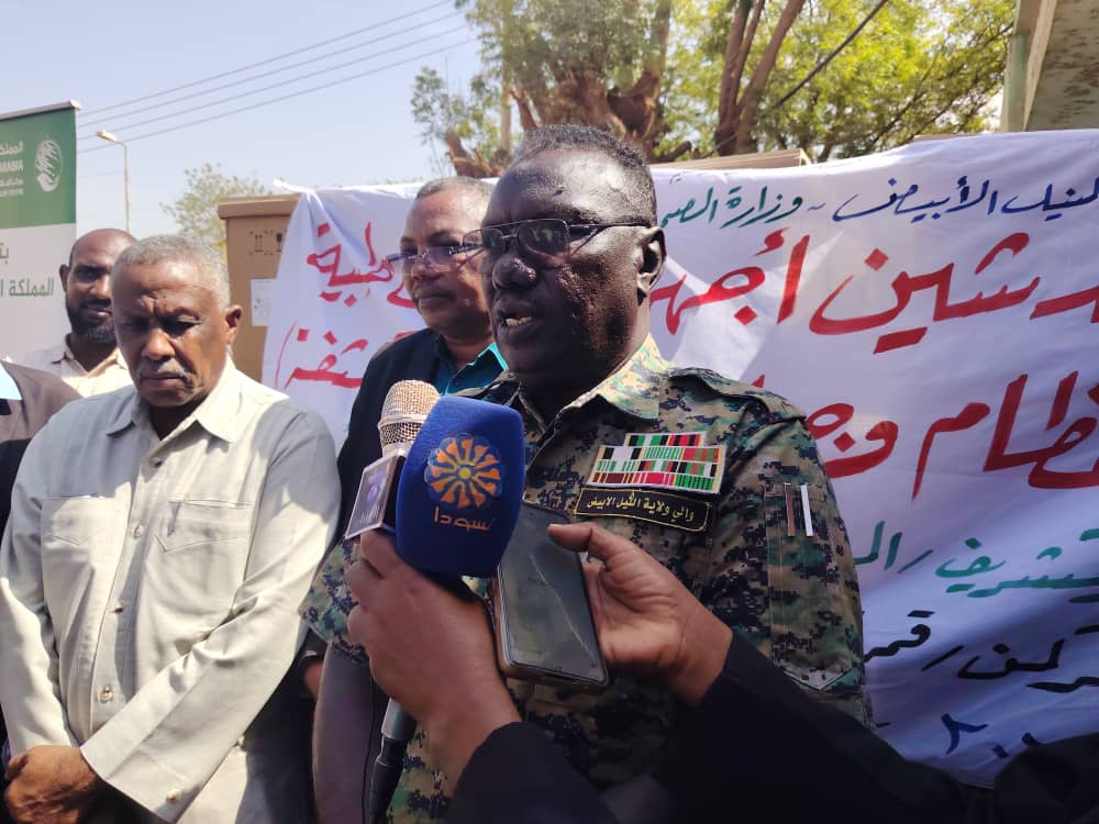 sudannabaa's tweet image. 📷بالصور.. تسلمت حكومة ولاية النيل الأبيض أجهزة ومعدات طبية مقدمة من مركز الملك سلمان للأعمال الإنسانية لمستشفى كوستي التعليمي، بحضور والي الولاية الفريق الركن قمر الدين محمد فضل المولى ووزير الصحة الدكتور الزين سعد آدم.   

وأكد الوالي شكره للسعودية على الدعم، مشيراً إلى أهمية…