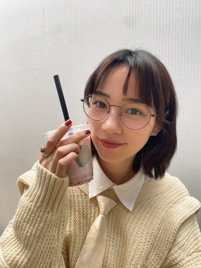 おはようございます。
1月30日(金)
大安　旧暦12月12日　月齢11.3

外は真っ白。
早朝の気温、-3℃。
昨日は強風が吹き荒れていたが、今は弱まっている。
曇り予報。
今日も寒そうです。
来週は少し寒さが緩むのかな？
暖かくなって欲しい。
良き一日を。
今日も宜しく。🙂❄️