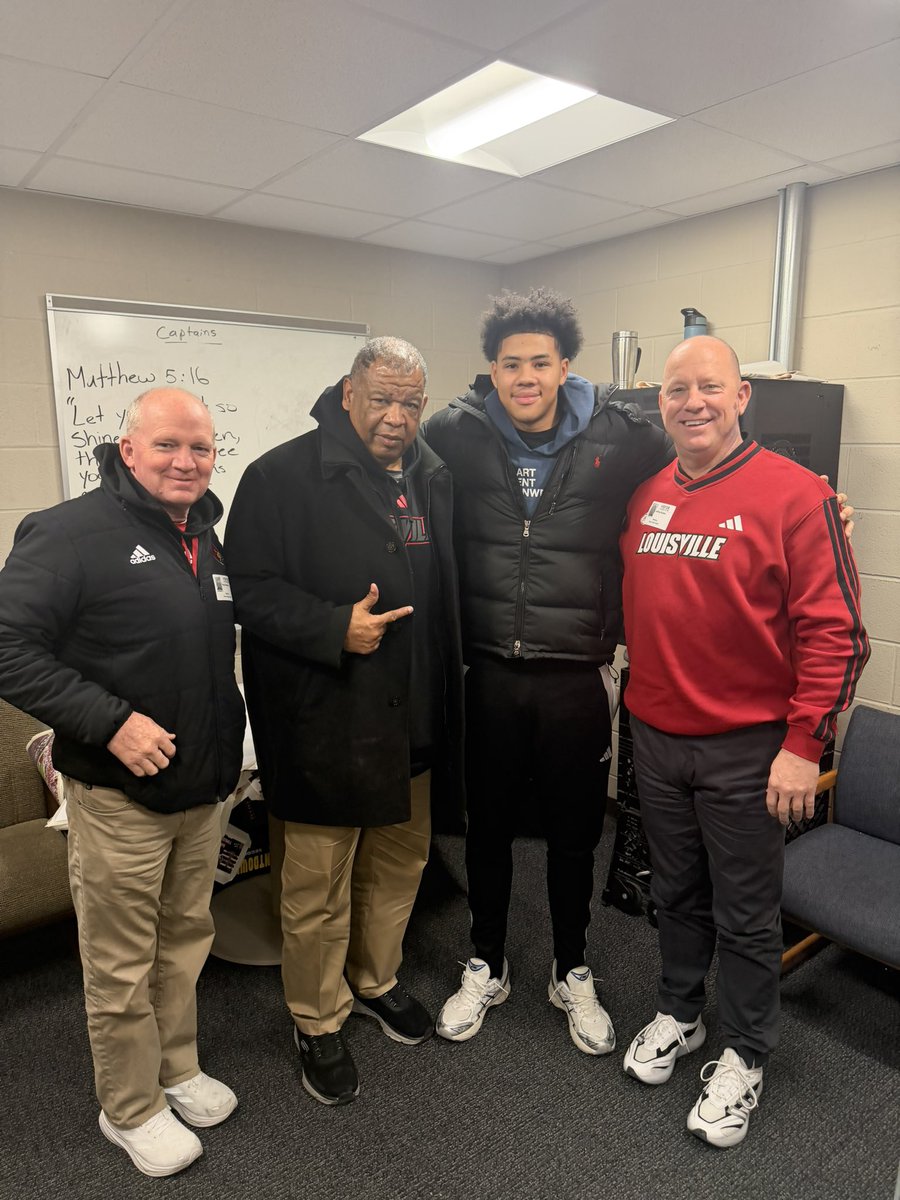 MunirL13's tweet photo. After a GREAT conversation with @JeffBrohm and @vincemarrow I’m blessed to receive my 10th D1 Offer from the University of Louisville! @LouisvilleFB @BHSArcsFootball @AllenTrieu @SWiltfong_ @adamgorney @TomLoy247 https://t.co/kCJYQ37dvG