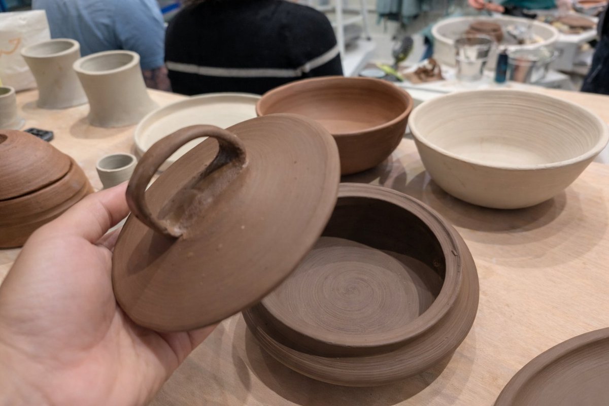 majorajay's tweet photo. Hoping I have favor with the kiln deities! #pleasedontbreak #pottery https://t.co/g2gpysK8r1