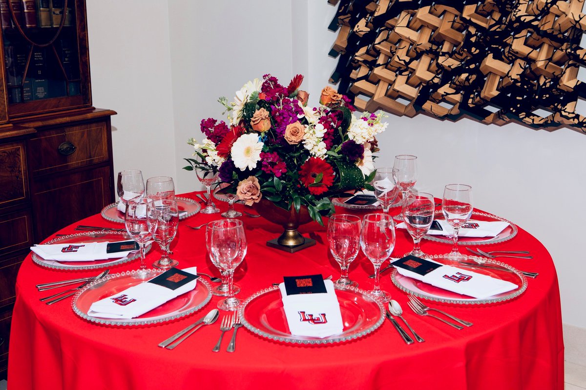 Lamar Dining tweet media