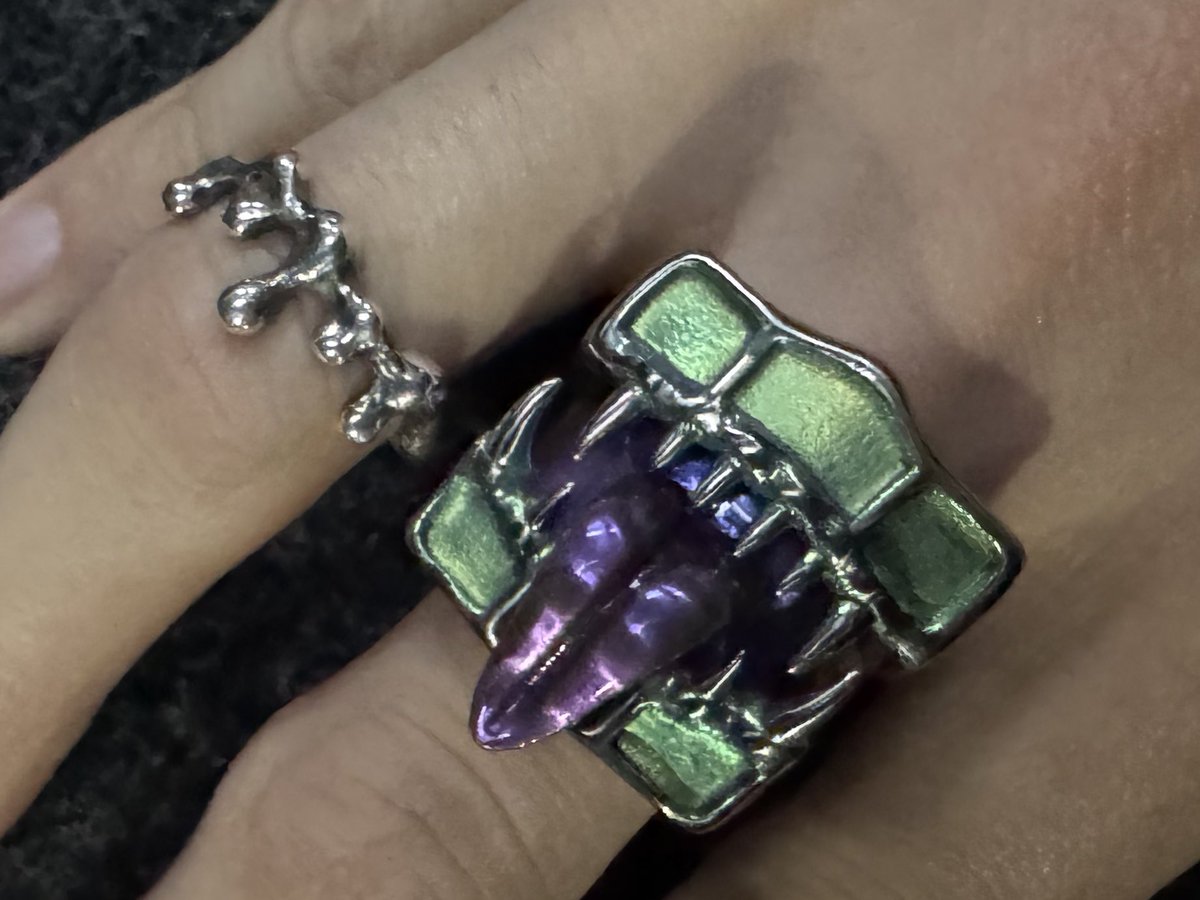 Beautesqueさんとこのどろどろリングと
XENOAさんとこの新作ミミックの組み合わせ良過ぎるな

これだけでめちゃくちゃ洞窟のダンジョンを連想させる