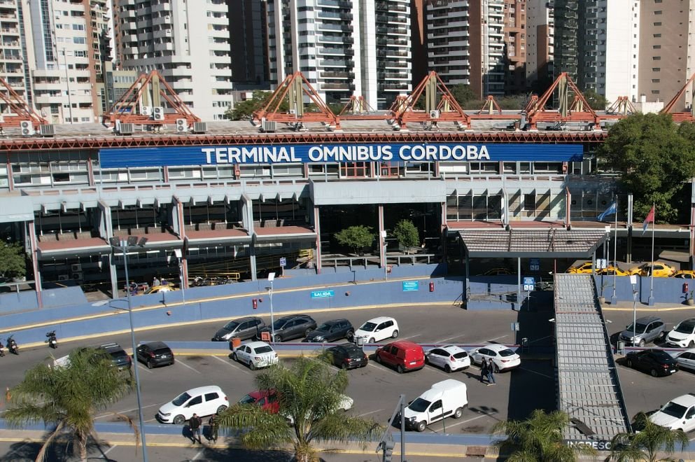 gobdecordoba's tweet image. 🏗️ Licitamos una #obra integral para la Terminal de Ómnibus T1, que incluye el reacondicionamiento de las instalaciones eléctricas y del sistema contra incendios, además de la incorporación de nuevos ascensores y escaleras mecánicas.

✅🙌 La intervención busca garantizar mayor