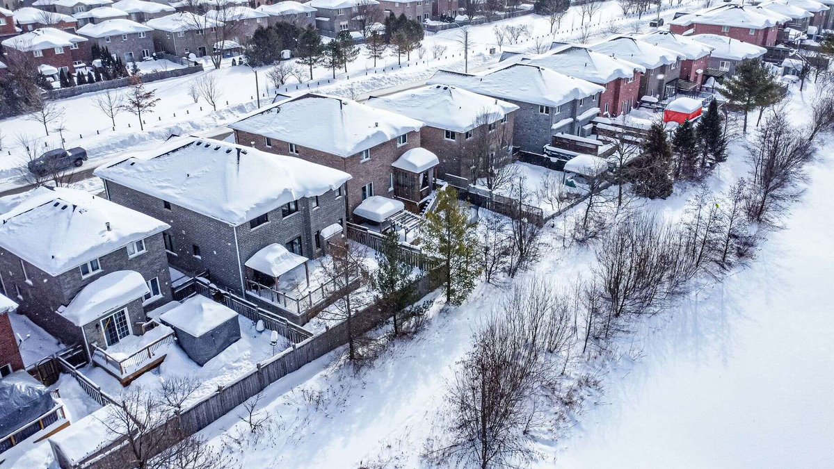 Luxury, location, and pond views, this Barrie beauty has it all!

📍 99 McIntyre Drive, Barrie, ON
4 BEDS | 3 BATHS | 1 FIREPLACE

🔗peggyhill.com/listing/99-mci…