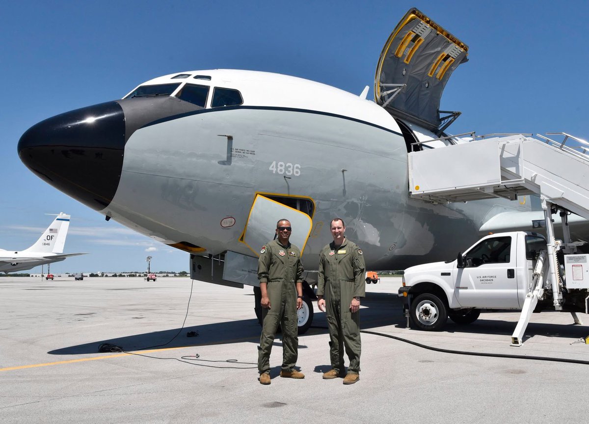 🛩️ U.S. DEPLOYS NUCLEAR MONITORING AIRCRAFT TOWARD EUROPE

The U.S. Air Force WC-135R “Constant Phoenix,” an aircraft designed to detect radioactive particles in the atmosphere, is currently en route from the United States toward Europe.
Multiple U.S. aerial refueling tankers