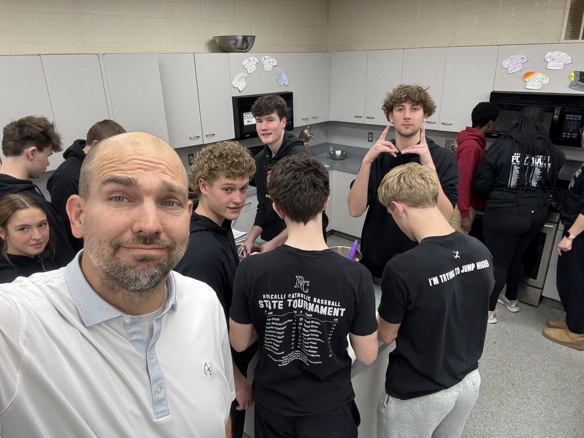 Roncalli S.T.E.A.M. Lab tweet media