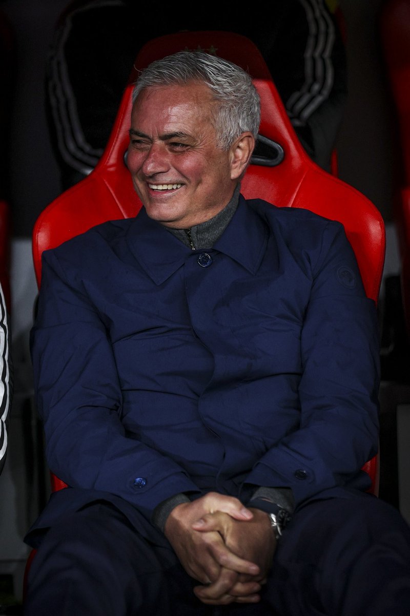 José Mourinho salvó un registro impresionante.

Disputó 24 temporadas europeas y nunca quedó eliminado en primera ronda. Con 9 equipos diferentes, en las 3 competiciones y todo tipo de contextos, siempre clasificó a la fase de eliminatorias.

El mejor.