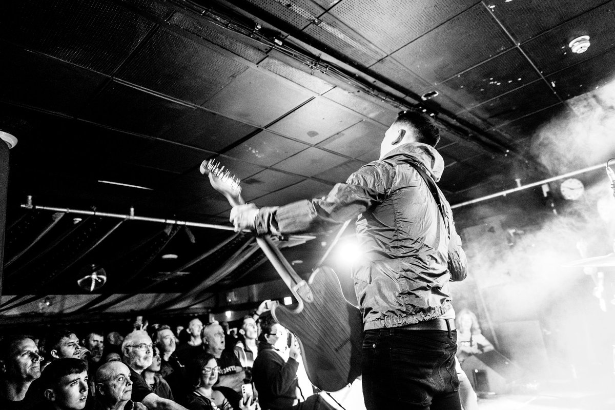 "God bless the fans, they're doing all they can" ✊️💥 #ASAW <a href="/MarkTighe/">Mark Tighe</a>